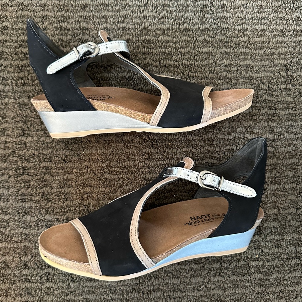 Naot Fiona Wedge Sandal in Black Velvet / Size 40 (US 9)